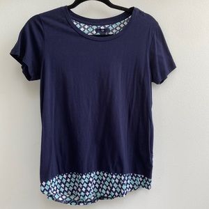 Gap navy tshirt with checkered design - size S